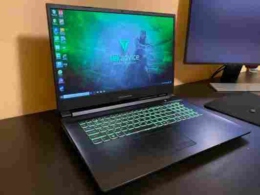 Review laptop Clevo NH70 SE