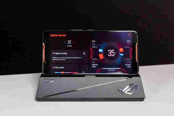 ASUS ROG Phone 2 va avea Snapdragon 855 PLUS